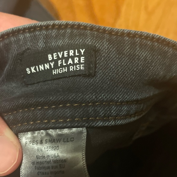 Veronica Beard 3 Button Flare faded-style black jeans - Picture 3 of 5